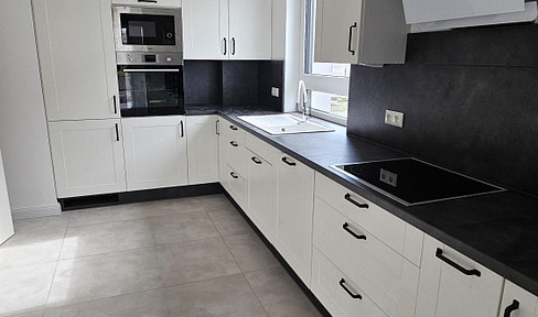 First occupancy: Half of a detached house in a two-family home, located in Zossen.