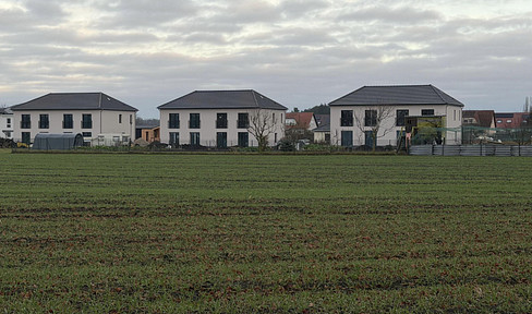 First occupancy: Half of a detached house in a two-family home, located in Zossen.