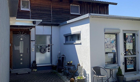 Detached house with a gable roof, offering exceptional panoramic views, located in the beautiful town of Zeil am Main.