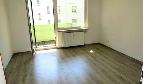 Beautiful 4-room apartment with 2 bathrooms and 2 balconies.