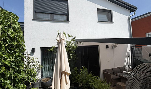 High-quality single-family home with exclusive living comfort and future-proof energy efficiency.