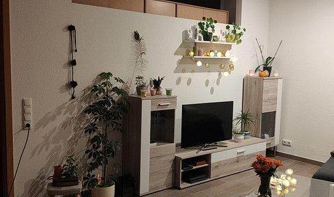 Schön geschnittene 2-Zimmer-Wohnung mit Einbauküche in ruhiger Lage nahe Bahnhof.