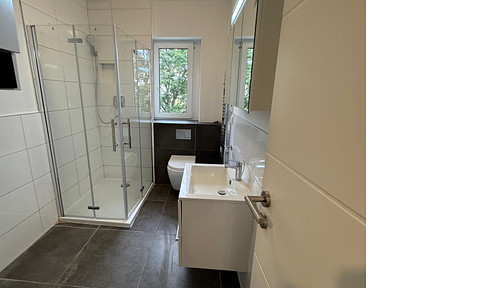 Cozy 2-room apartment in the Martinsviertel district, with an additional approximately 10.5 square meter attic room in the attic.