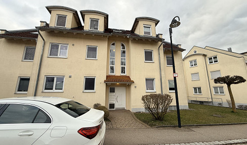 Sonnige Wohnung mit Tiefgarage und Balkon
