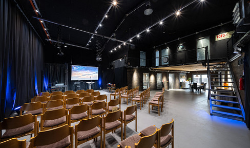 Einzigartig: Loftstil-Eventhalle + 100m² als Wohnraum genehmigte Büroetage  - Kauf oder Kurzeitmiete