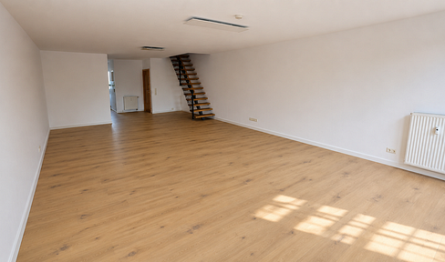 Großzügige 125 m² Maisonette im Bauhausstil – Loggia mit Weitblick – bezugsfrei ab sofort