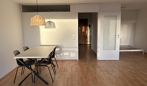 Newly renovated 1.5-room apartment, furnished, with balcony and parking space in Böblingen.