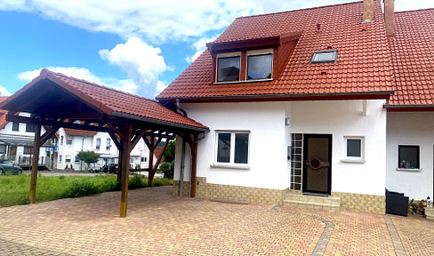 DHH ca. 170 qm Wohnfläche Balkon Carport Stellfläche Garten