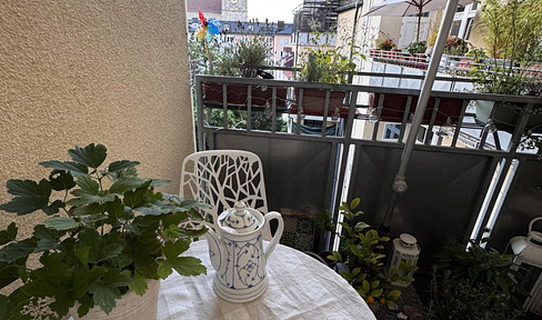 Art Nouveau apartment in a perfect location (furnished, sublet).