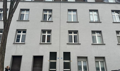 ANFRAGENSTOP!!!!!Sanierte 2-Zi. Wohnung Altbau im Herzen von Kalk