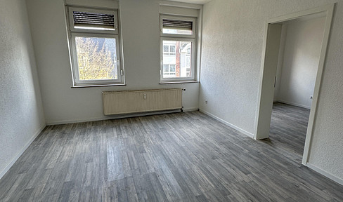 ** Frisch kernsanierte 3-Zimmer-Wohnung im Altbau **
