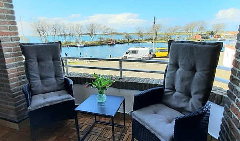 Unique holiday apartment with stunning views of the Baltic Sea on both sides – prime location in Orth/Fehmarn – no agency fees.