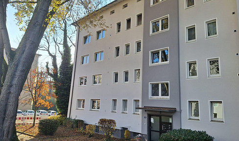 4-room ground floor apartment with a garden, located in a quiet area in Frankfurt Nordend-West.