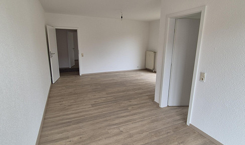 Wunderschön geschnittene Wohnung mit Sonnenbalkon und kleiner Terrasse