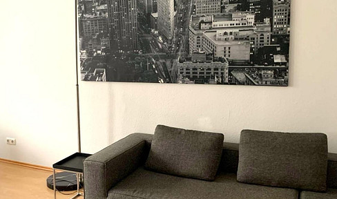 Stylish 2-room apartment in Westend-South – Prime location near Beethovenplatz, renovated to a high standard.