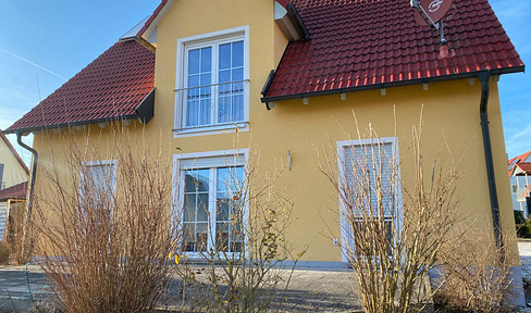 Moderne 3,5-Zimmer-Wohnung (72 m²) mit Garage, Terrasse & Gartenanteil in Herrieden