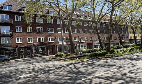 Well-suited 5-room maisonette apartment, completely renovated, located in Sülz, Cologne.