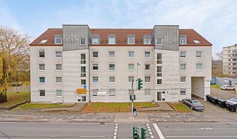 Well-maintained attic apartment with a balcony, good layout, and elevator, located in a central area (WBS).