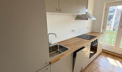 Schöne & Große 4 - Zimmer Wohnung