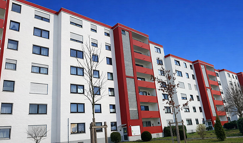 Bright 3-room apartment with a south-facing balcony – an attractive investment property or a new home.