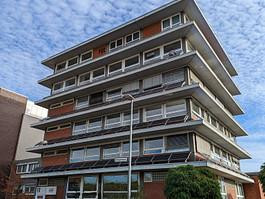 Small office with a great view, conveniently located near Pelikan and List.