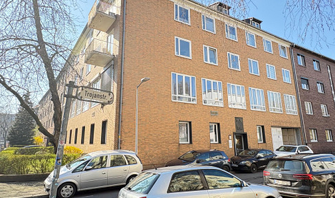 Modern 3-room apartment in the Pelikanviertel district.