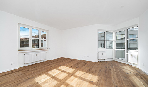 Erstbezug nach Sanierung: Lichtdurchflutete 2-Zimmer-Wohnung mit Balkon nahe Olympiapark