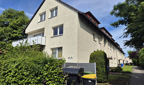 Freshly renovated 3-room apartment with a wide view.