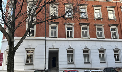 Spacious 3-room apartment, completely renovated.