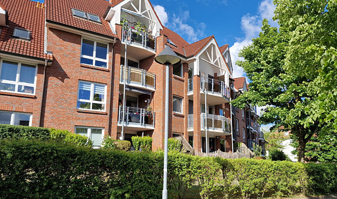 Attractive investment opportunity in Schwerin-Friedrichsthal: 2-room apartment with balcony and parking space.