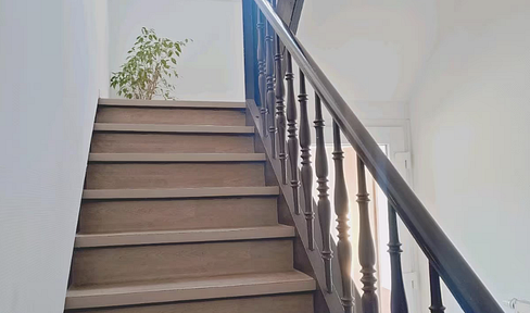 2-Raumwohnung eigener 500m² Garten, Kamin, Einbauküche / 890 EUR Warm