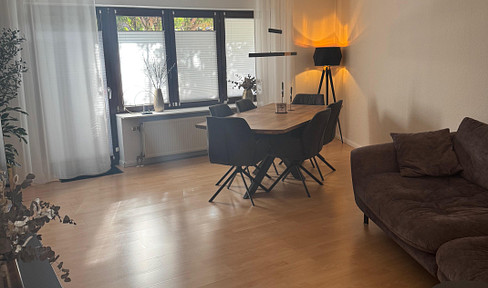 Hennef: Beautiful ground-floor apartment, 103 square meters, 3 rooms, kitchen, hallway, bathroom, and guest toilet.