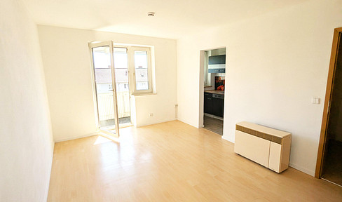 Partially furnished: 2-room apartment on the 4th floor with a balcony.
