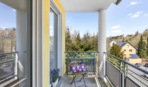 First occupancy after renovation, with a superb layout.