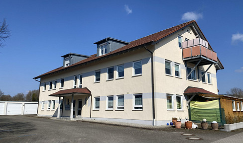 Attractive multi-family house, 6-unit apartment building.