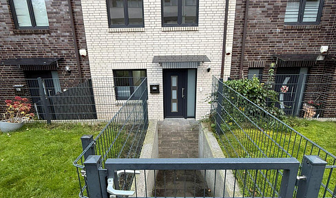 Modernes Mittelreihenhaus mit 6 Zimmern, Balkon & Terrasse in Harburg