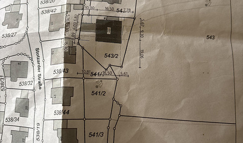 Building plot of 1,000 square meters, without any obligation to build.