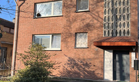 Well-maintained multi-family building with an annual net rental income of €44,340 and 8 units, located in Paderborn-Stadtheide.