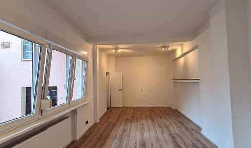 Hell | Groß | EBK | Stilvoll