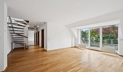 Well-maintained 4-room maisonette apartment with parking space in a desirable location in St. Tönis.