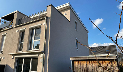 Newly built semi-detached house with a beautiful view.