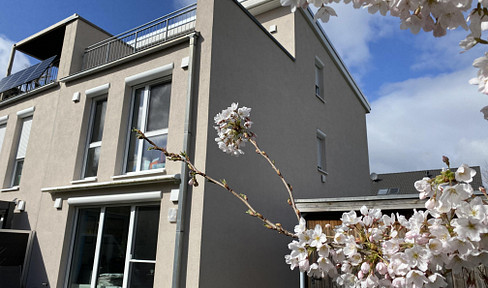 Newly built semi-detached house with a beautiful view.