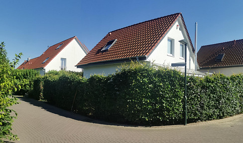 Charming house perfect for discerning singles or couples.