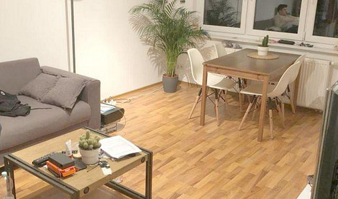 Beautiful, bright 2.5-room apartment with fitted kitchen in Karlsruhe.