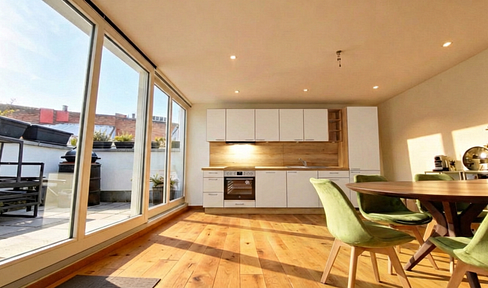 Shared apartment for working professionals in the old liqueur factory, with a rooftop terrace, located in the historic old town.