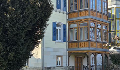 Charmante großzügige 3,5-Zimmer-Wohnung in historischer Villa