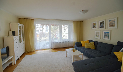 Bright, 4.5-room apartment with a large west-facing terrace, located in a prime area of Augsburg-Göggingen.
