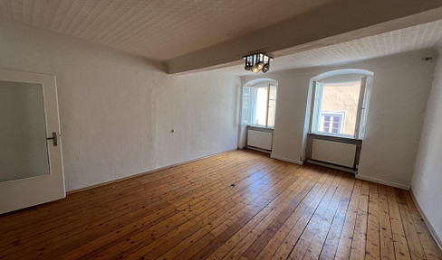 ruhige Altstadt-Wohnung (100 m²) mit neuer Küche