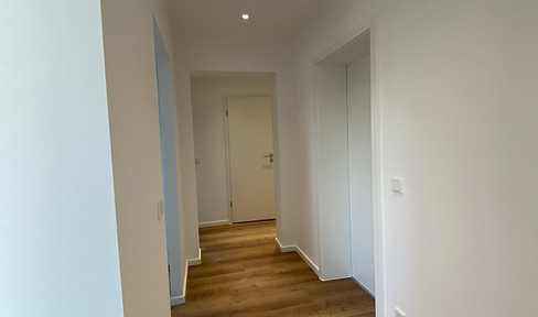 Kernsanierte 3-Zimmer-Wohnung mit Balkon,2 WCs & Luxusbad-barrierefreiem Zugang
