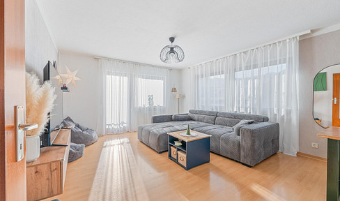 Helle und geräumige 3,5 Zi. Wohnung mit Sonnenbalkon, Burgblick und Einzelgarage